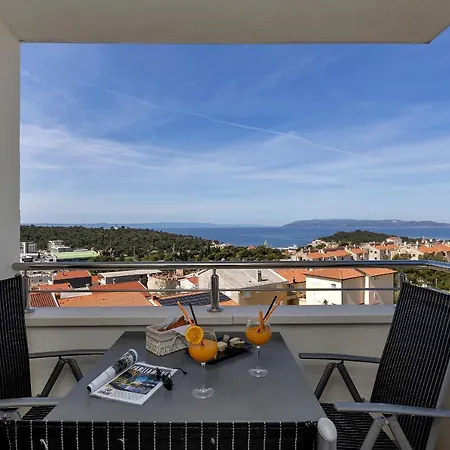 Navis, Sea View *