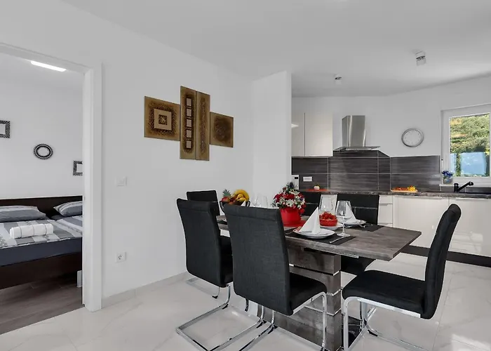 Apartman Navis, Sea View *