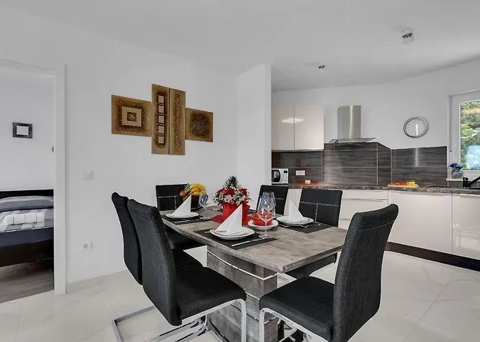 Apartman Navis, Sea View *