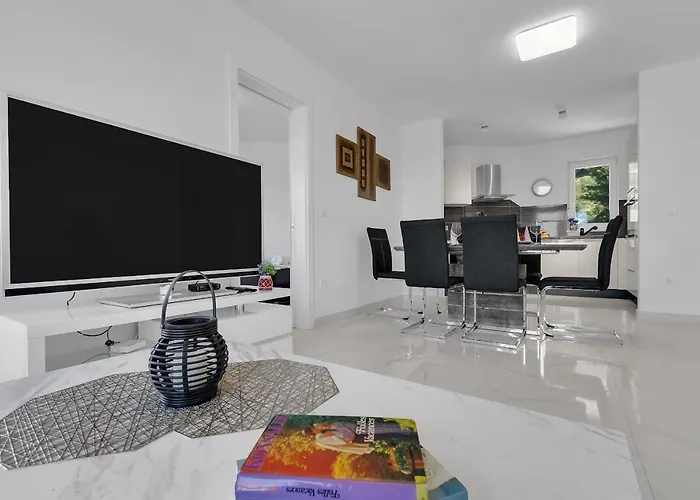 Navis, Sea View * Makarska