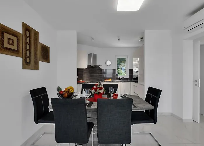 Navis, Sea View * Makarska