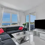 Navis, Sea View Makarska