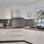Navis, Sea View Apartment Makarska