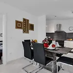 Apartment Navis, Sea View *