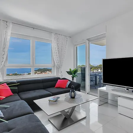 Navis, Sea View Makarska