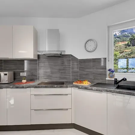 Navis, Sea View شقة ماكارسكا