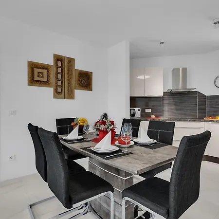 Apartment Navis, Sea View *