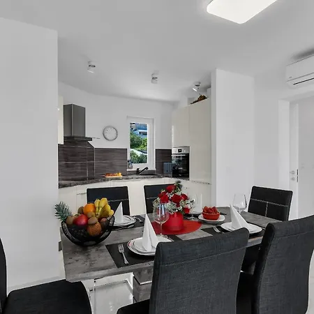 Apartment Navis, Sea View Makarska