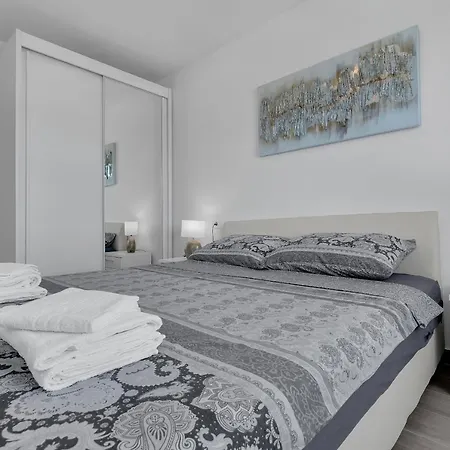 Apartment Navis, Sea View