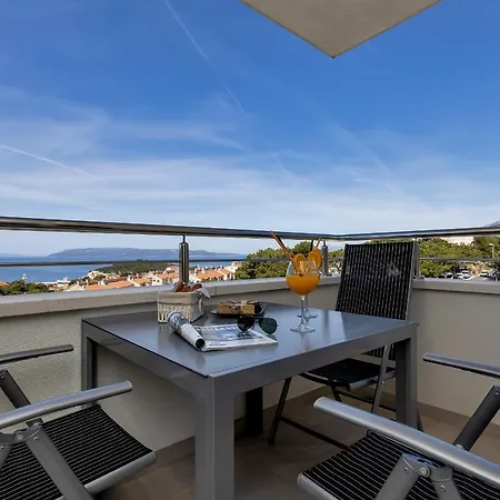 Navis, Sea View Makarska