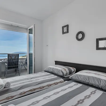 Navis, Sea View Apartmán